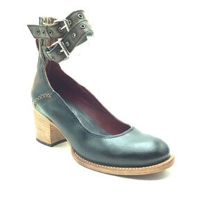 Free Bird Leather Buckle Block Heels Size: 11